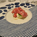 リストランテ カノフィーロ - フルーツトマトとブッラータ、サンダニエーレプロシュート