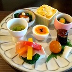 カスケ - 前菜8種盛