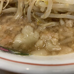 ラーメン二郎 - スープとアブラ