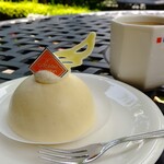 河口湖スイーツガーデン - レアチーズケーキ400円、ブレンド珈琲はサービスです。