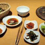 炭火焼肉・韓国料理 KollaBo - サムギョプサル定食全景