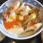 Juuwari Soba Kai - 鶏ねぎ半熟たまご丼のたまごを崩したところ
