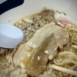 手打ちラーメン 森清 - 今までもあった角形チャーシューだがデカくなった！脂身もデカい！