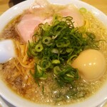 京都ラーメン 森井 - カスタマイズは、麺硬め、ネギ多め、脂多め♪