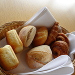 フラノ寶亭留 - パンもたっぷり・・・