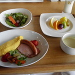 フラノ寶亭留 - 二人とも洋食で・・・