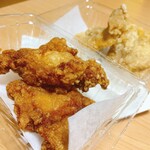 からあげ専門 まつむら商店 - 料理写真:醤油からあげ、旨塩からあげ（各2貫）