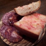 LANBRoA - ⚫スペインサラミ  トマトニンニクバケット　