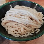 Clutch Hitter - 自家製の中細ストレート平打ち麺