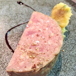 Abats. - 鴨のソシソンです　これはフレッシュな甘さと鴨肉の軽さの絶妙なバランス