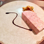 Abats. - 長期熟成のパテ・ド・カンパーニュ　とてもまろやかなのに肉々しい