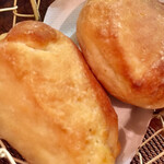 Abats. - パンは自家製　多めに焼いてあったら必ず買って帰ります