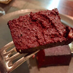 Abats. - トロッとしていて濃厚なのに後味が軽い　最高のブーダンノワールでした