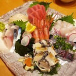 やすけ - 刺身盛り合わせ