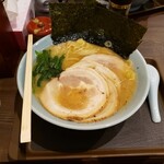 らーめん 頑張家 - チャーシュー麺 中