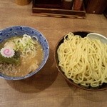 舎鈴 丸の内店 - 特製つけ麺中盛り