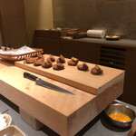 にい留 - 2時間掛けてじっくり揚げられたさつま芋が待つのは…