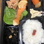 ランチ・ボックス - 鮭&唐揚げ弁当