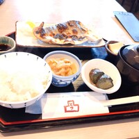 つばすの塩焼き 定食がうまかった By ナスのよいち ごはんや凸 とつ 西脇市 定食 食堂 食べログ