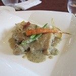 MEGU - 骨付き鶏もも肉のグリーンカレー煮込み