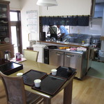 奥は厨房、と言いますか「台所」。