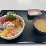 長谷川食堂 - びっくり海鮮丼