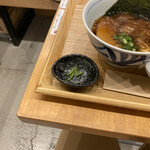 麺屋 猪一 離れ - 京の都もち豚ちゃーしゅー 追い鰹つけそば(黒醤油) 1,000円 (すだち)