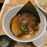 麺屋 猪一 離れ - 京の都もち豚ちゃーしゅー 追い鰹つけそば(黒醤油) 1,000円 (つけ汁温)