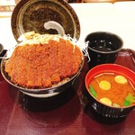 Gyuukatsukyoutokatsugyuu - 牛ソースカツ丼