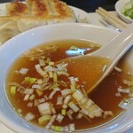 中華料理 鳳凰 - 熱々で登場したこのスープ。外せません。