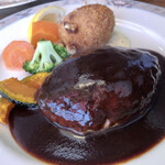 キッチン櫻庭 - 料理写真:ハンバーグデミグラスソース カニクリームコロッケ盛り合わせ