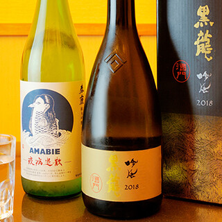 地方酒、限定日本酒、稀有燒酒等飲品菜單有100種以上