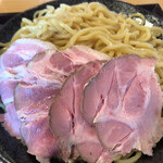 支那そば 僉 - ロゼカラーの2種類の豚チャーシュー！