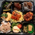 Hakata Mizutaki Aun - 特選あうん弁当