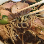 麺屋 丈六 - 噛み応えありの肉厚チャーシュー