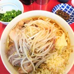 ラーメン二郎 - ラーメン小＋ニンニク多め＋青ネギ＋シビれ