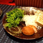 瀬里奈 - 　割り下で調理する前のすき焼き用の野菜です。