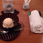 瀬里奈 - 　食後のバニラアイスクリームです。