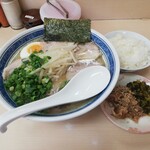 八作 - Bセット(税込９００円)をチャーシュー麺に(＋２００円)