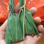 炭焼巧房　源 - 帰りに１人１個オミヤとして貰えます＾＾　彼女は甘い物パス派で２個持ち帰る事に。。。