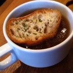 グリル アラベル - オニオンｽｰﾌﾟは少し味が濃い目ですね