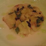 カーラ ラガッツァ - 前菜は、プリップリの鯛に、さくら風味のジュレ？