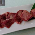 美加登苑 - 上タン厚切り