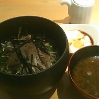 SUSHI 権八 西麻布 - かつをのやまかけ丼ランチ
