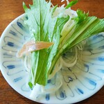 レストラン 蔵王 - 生ハムの切れ端が乗ったサラダ