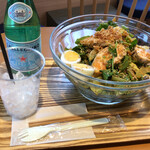 サラダデリMARGO - カスタムサラダと炭酸水