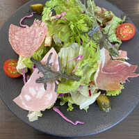 ビストロケンヂ - 色々ハムのサラダ