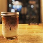 CAFE EASY LAND - ドリンク写真:アイスカフェラテ