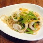 ラ･マンチーナ - ヤリイカとアスパラソバージュのパスタ、カラスミ和え