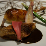 ラ・ヴァガボンド - ３-６　『ドンブ・カイユ』ドンブ産鶉のファルシ、黒米のリゾット